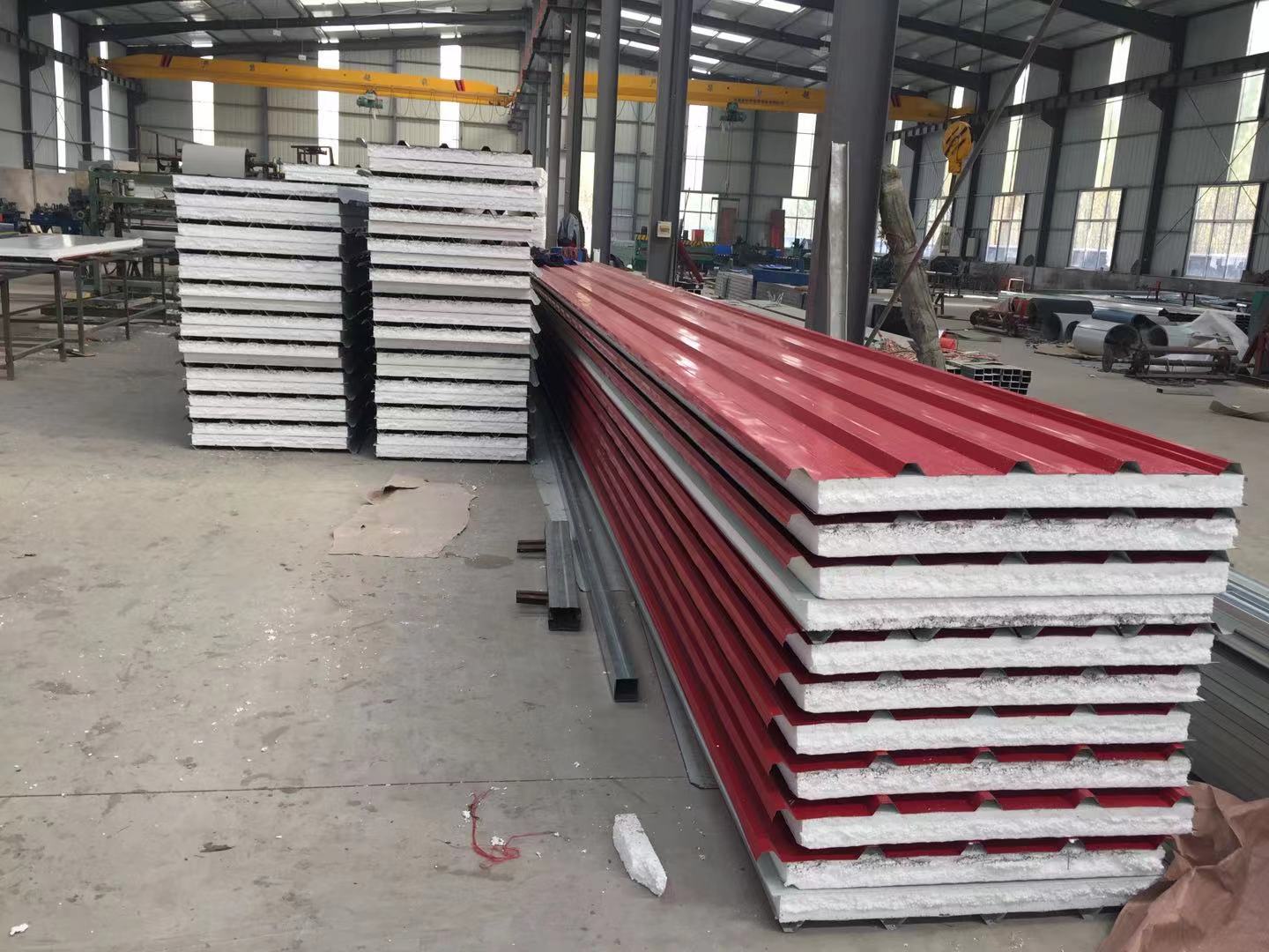 彩鋼瓦為什么會(huì)出現(xiàn)傾斜的現(xiàn)象？