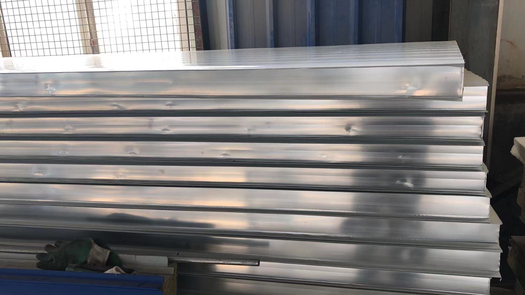 濟南巖棉復(fù)合板(圖1) 濟南巖棉復(fù)合板(圖1)